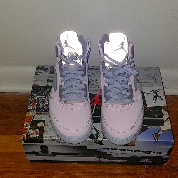 NEW. Jordan 5 Retro SE 'Easter'. US Men's 9. - Picture 2 of 7